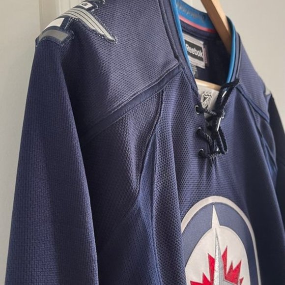 Women's Winnipeg Jets Jersey - HOME - Size S - Picture 3 of 5